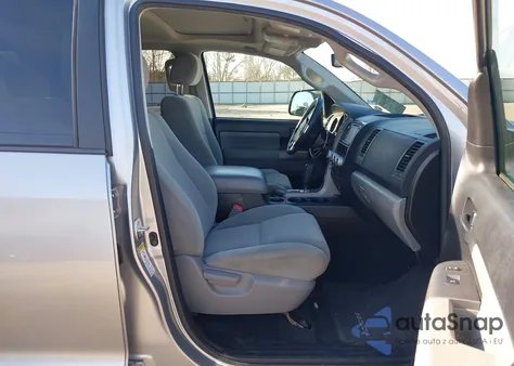 2016 Toyota Sequoia Sr5 5.7L V8 из США, поврежденный, VIN 5TDZY5G10GS061612